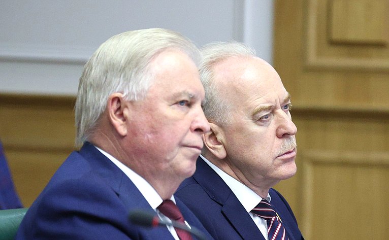Парламентские слушания на тему «Вопросы управления комплексами индивидуальных жилых домов»