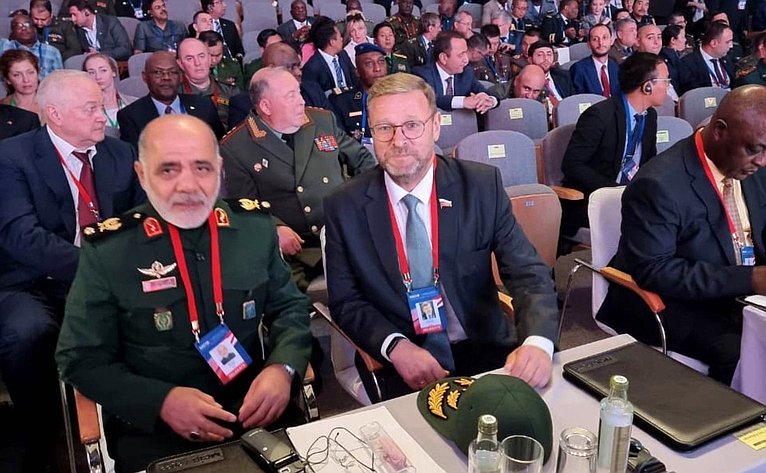 Заместитель Председателя Совета Федерации Константин Косачев принял участие в работе Московской конференции по международной безопасности