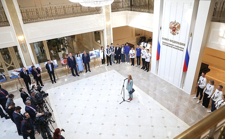 Открытие в Совете Федерации выставки, посвященной акции «Георгиевская ленточка»