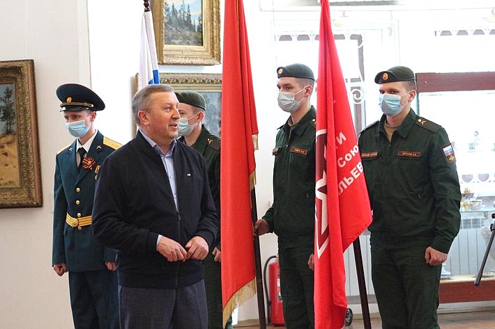 Сергей Березкин принял участие в церемонии посвящения школьников в юнармейцы