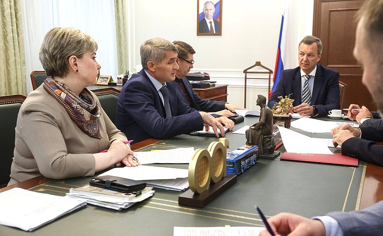 Александр Яцкин провел встречу с главой Чувашской Республики Олегом Николаевым