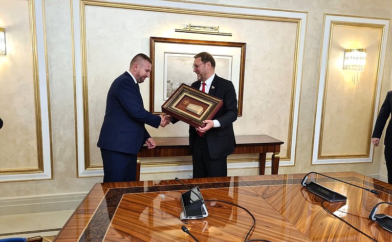Встреча заместителя Председателя СФ Константина Косачева с Председателем Народного Совета Луганской Народной Республики