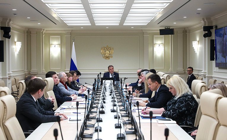 Круглый стол Комитета СФ по конституционному законодательству и государственному строительству «Направления совершенствования гражданского и гражданского процессуального законодательства в целях снижения нагрузки на судебную систему»