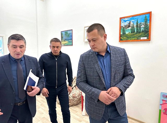Айрат Гибатдинов совместно с депутатом Законодательного Собрания Романом Султашовым посетил региональный филиал Фонда «Защитники Отечества»