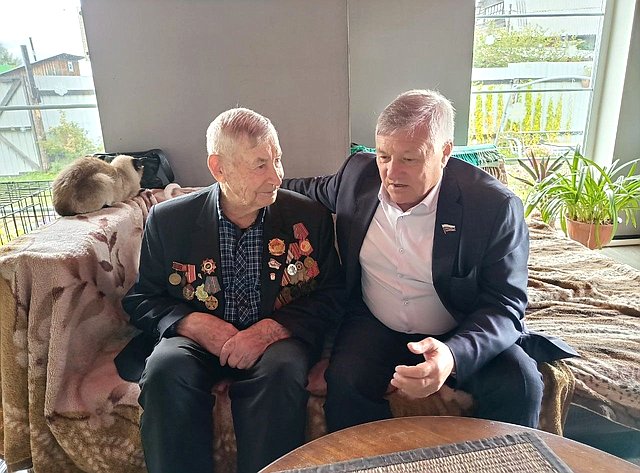 Сергей Михайлов поздравил ветеранов с Днем окончания Второй мировой войны