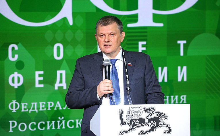 Александр Наролин