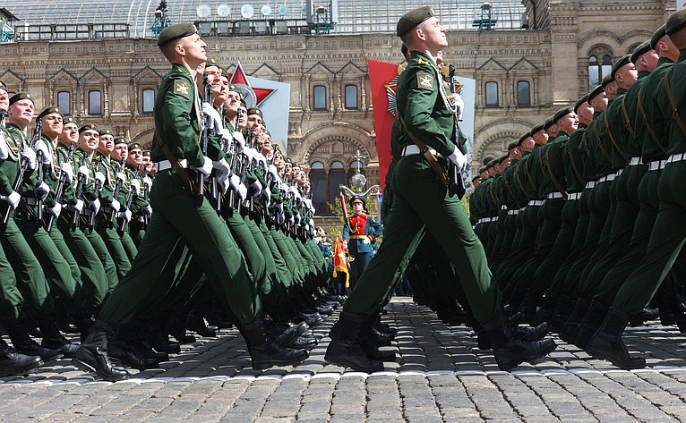 В ознаменование 77-й годовщины Победы в Великой Отечественной войне 1941–1945 годов в Москве состоялся военный парад
