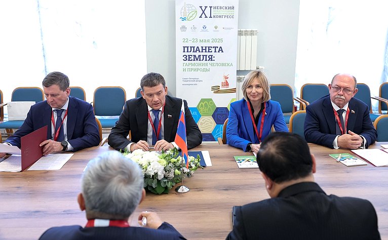 Встреча заместителя Председателя СФ Николая Журавлева с заместителем Председателя Национального собрания Лаосской Народно-Демократической Республики