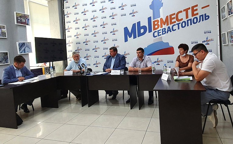 Сергей Колбин провел встречу с руководителями управляющих компаний шестого избирательного округа Севастополя