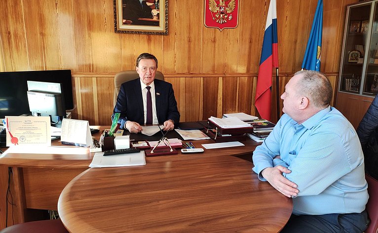 Сергей Рябухин в ходе рабочей поездки провел прием граждан в приёмной сенатора РФ по работе в Ульяновской области