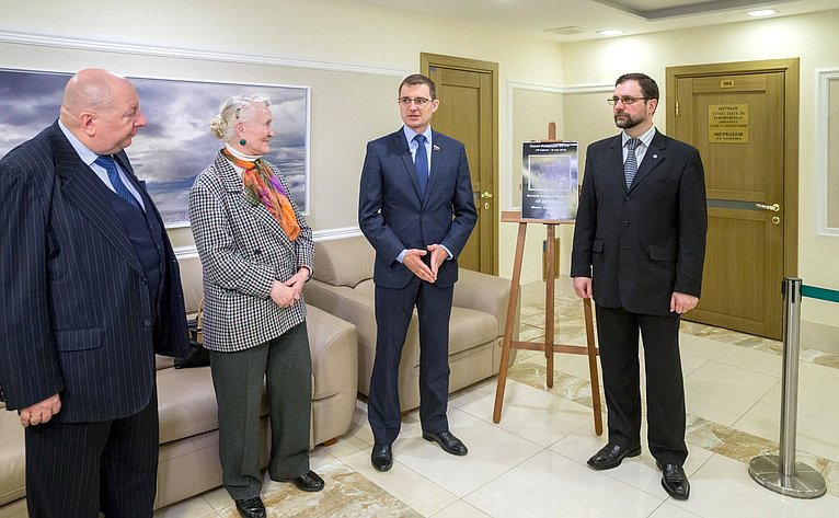 В Совете Федерации открылась выставка картин Заслуженного художника РФ И. Машкова «К истокам»