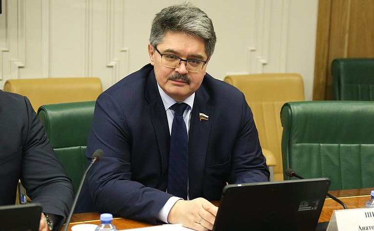 Анатолий Широков