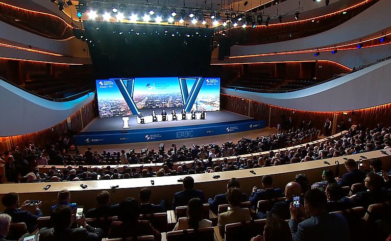 Николай Журавлев принял участие в пленарном заседании II Евразийского экономического форума