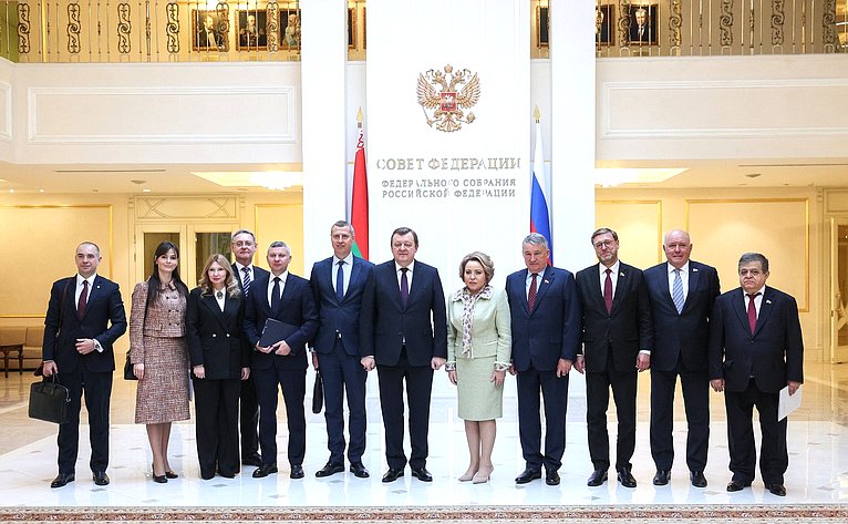 Валентина Матвиенко провела встречу с Министром иностранных дел Республики Беларусь Сергеем Алейником, который находится в России с официальным визитом