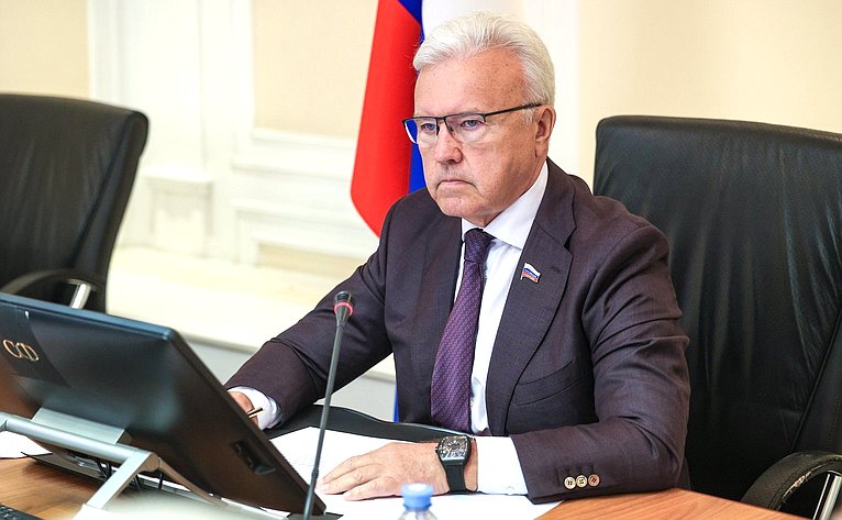 Александр Усс