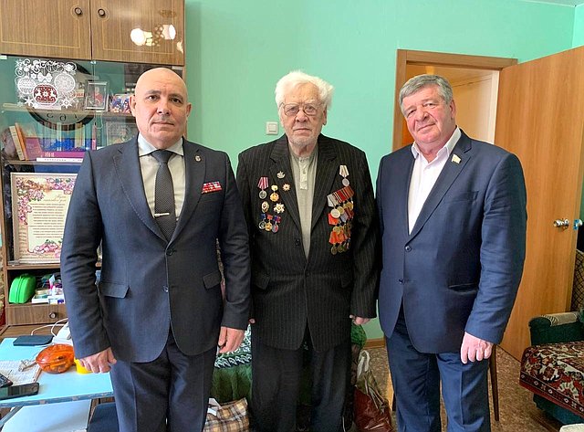 Валерий Семенов поздравил ветеранов Великой Отечественной войны с предстоящим Днем Победы