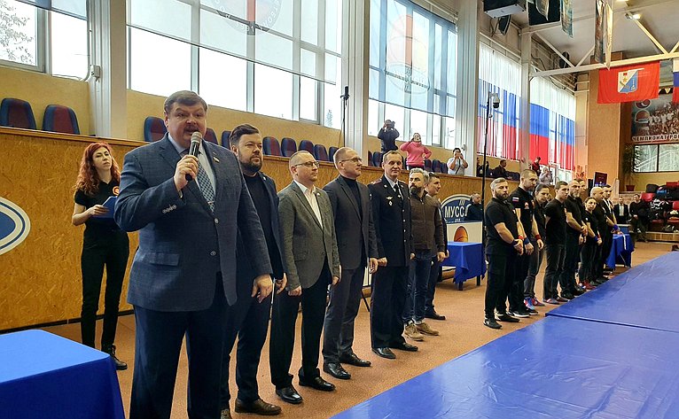 Сергей Колбин принял участие в церемонии торжественного открытия чемпионата и первенства Южного федерального округа по спортивной борьбе панкратион