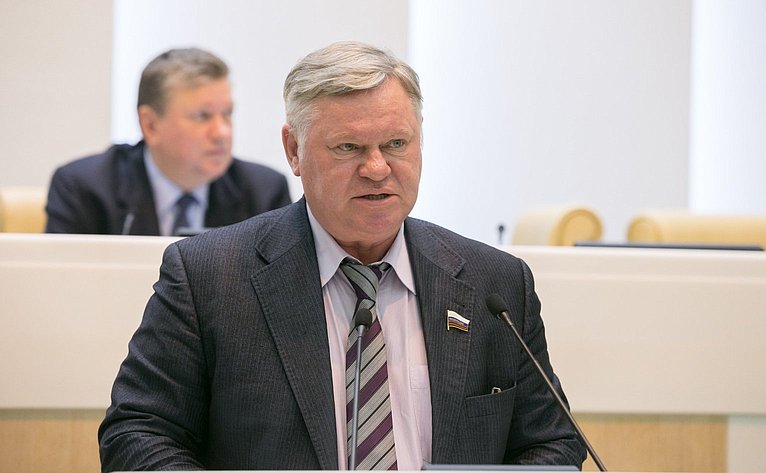 Петров Владимир Анатольевич, первый заместитель председателя Комитета СФ по бюджету и финансовым рынкам