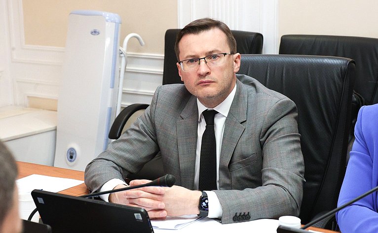 Совещание Комитета СФ по экономической политике «Снижение уровня износа инженерной инфраструктуры. Меры по привлечению инвестиций в сферу теплоснабжения»