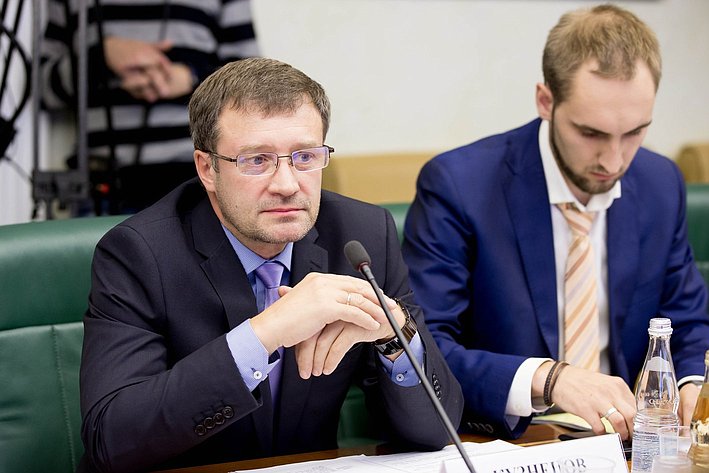 Совещание Комитета СФ по социальной политике с представителями гостиничного и туристического бизнеса