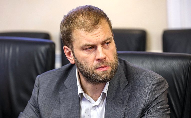 Расширенное совещание по итогам проведения хаджа 2025 года