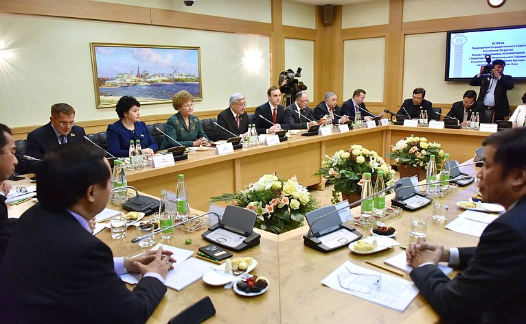 В. Абрамов принял участие во встрече с членами делегации Национального собрания Вьетнама