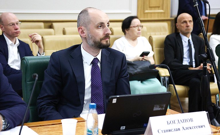 Заседание Совета по вопросам агропромышленного комплекса и природопользования при Совете Федерации на тему «Проблемы реализации новых механизмов использования и охраны земель сельскохозяйственного назначения»