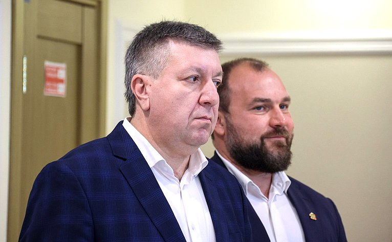 Открытие в Совете Федерации выставки индустриальных пейзажей, посвященной Дню машиностроителя
