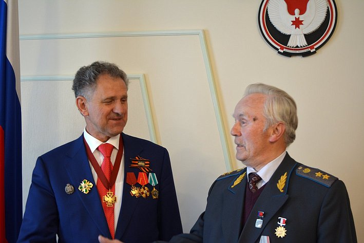 Александр Волков встретился с ветеранами республики и поздравил их с юбилеем Великой Победы