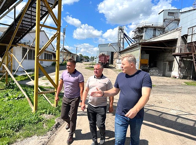 Айрат Гибатдинов в ходе поездки в регион посетил предприятия агропромышленного комплекса в Вешкаймском районе