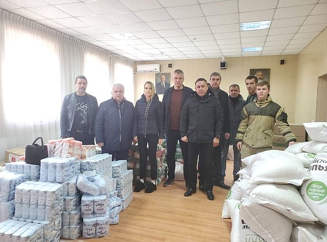 Айрат Гибатдинов посетил Луганскую Народную Республику, где совместно с депутатами Государственной Думы передал более 45 тонн гуманитарной помощи для жителей ЛНР
