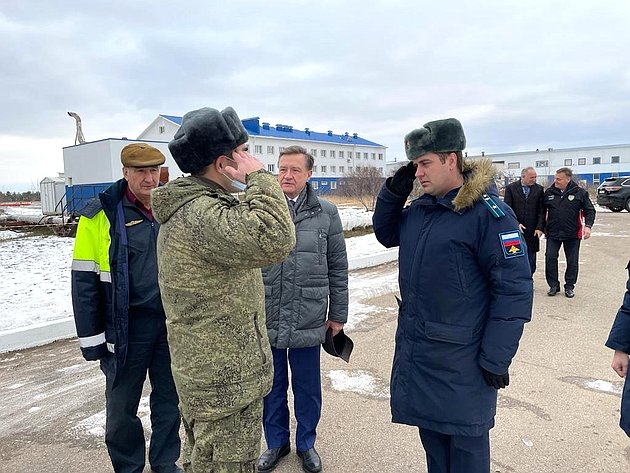 Сергей Рябухин в ходе рабочей поездки в регион посетил Военно-транспортный авиационный полк