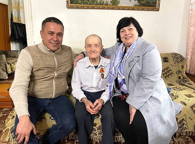 Айрат Гибатдинов совершил рабочую поездку в сельские районы Ульяновской области и поздравил ветеранов Великой Отечественной войны