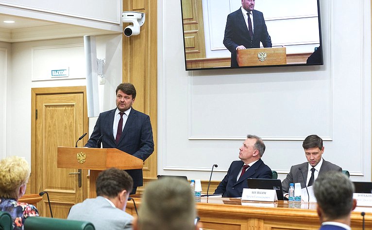Заседание Комитета Совета Федерации по конституционному законодательству и государственному строительству