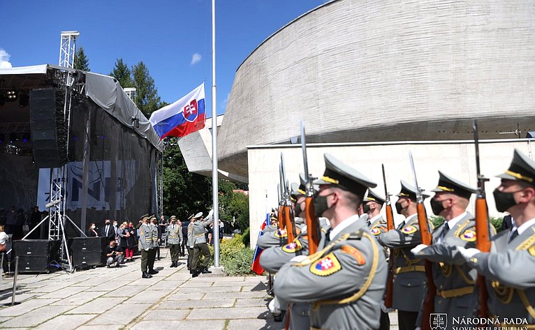 Делегация Совета Федерации приняла участие в торжественных мероприятиях по случаю 77-й годовщины Словацкого национального восстания