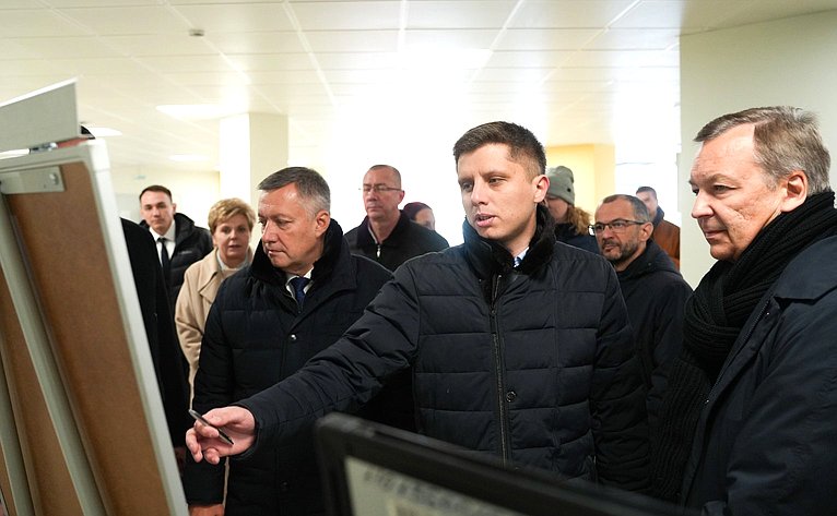 Сенаторы провели осмотр строящейся общеобразовательной школы г. Иркутска