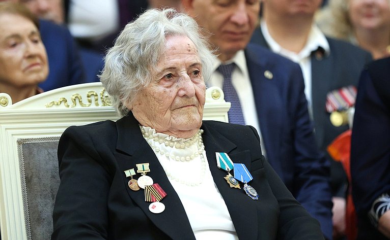 Церемония вручения знаков отличия «Почетный гражданин Санкт-Петербурга» в Мариинском дворце