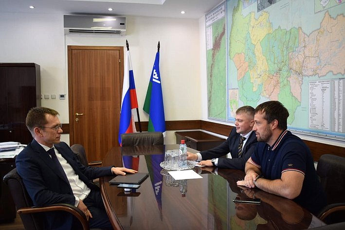Эдуард Исаков встретился с вице-губернаторами Ханты-Мансийского автономного округа – Югры