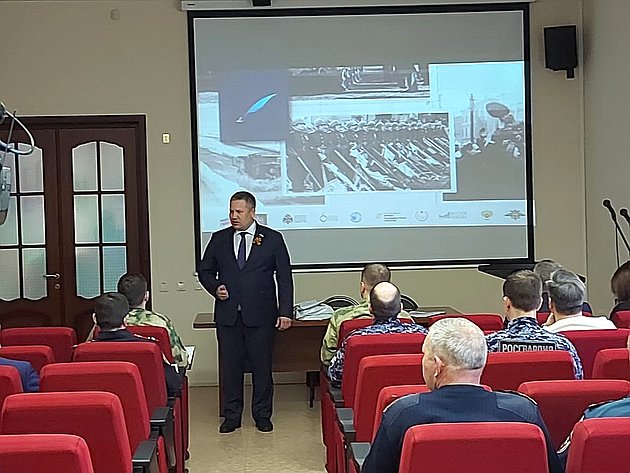 Денис Гусев в ходе работы в регионе принял участие в патриотической акции «Диктант Победы»