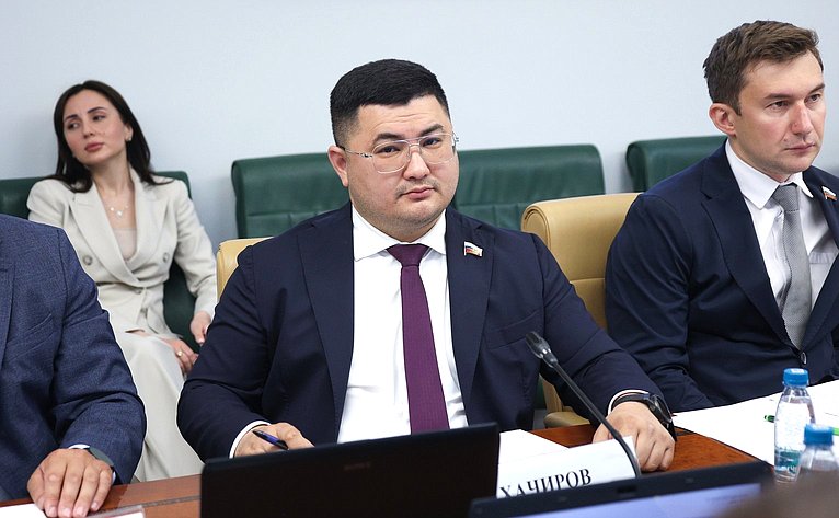 Борис Хачиров