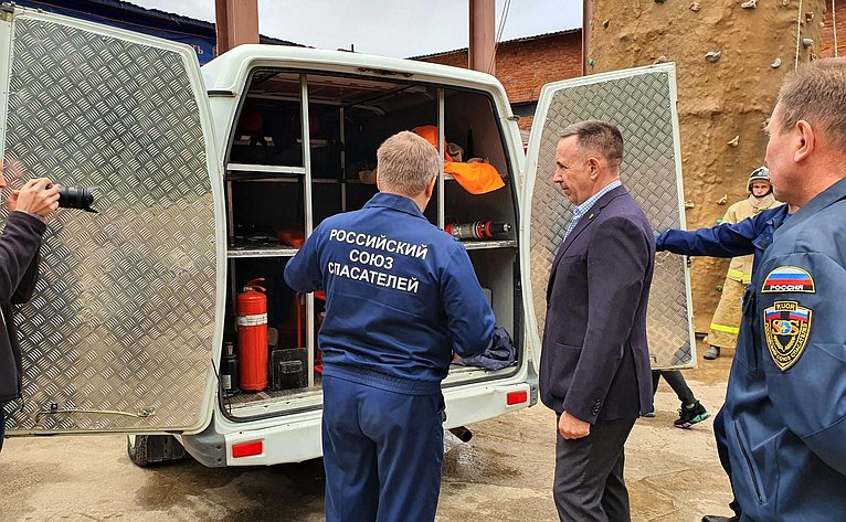Сенаторы посетили колледж Ресурсного центра по поддержке добровольчества в сфере культуры безопасности и ликвидации последствий стихийных бедствий Удмуртской Республики