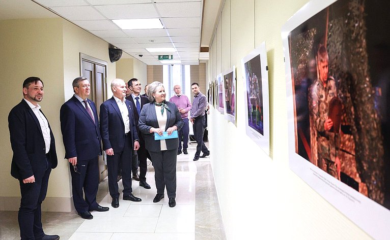 В Совете Федерации открылась фотовыставка «Позывной Свет»