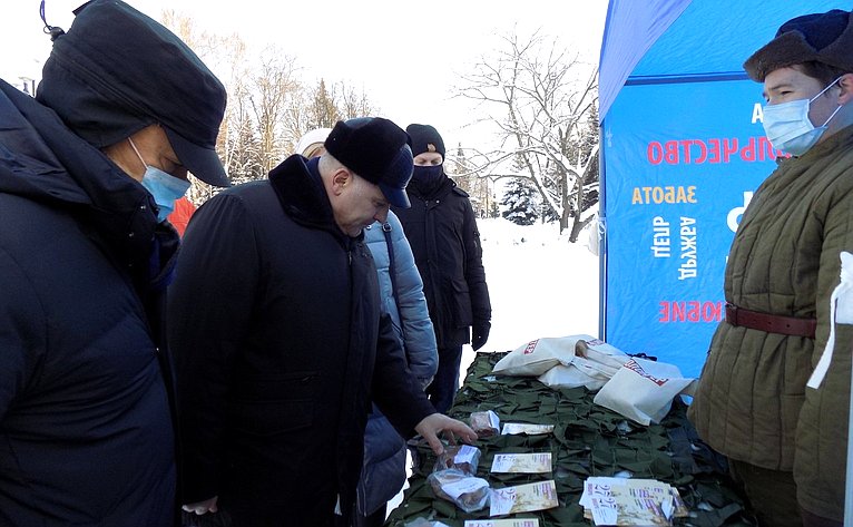 Сергей Мартынов в ходе поездки в регион принял участие во Всероссийской акции памяти «Блокадный хлеб»