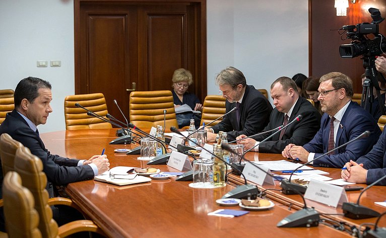 Встреча К. Косачева и О. Мельниченко с Чрезвычайным и Полномочным Послом Боливарианской Республики Венесуэла