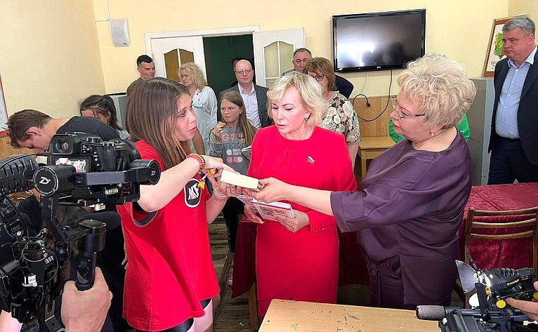 Оксана Хлякина проверила готовность крымских санаториев и детских лагерей к летней оздоровительной кампании