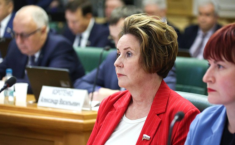 Парламентские слушания на тему «Вопросы управления комплексами индивидуальных жилых домов»