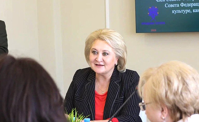 Председатель Комитета СФ по науке, образованию и культуре Лилия Гумерова приняла участие в мероприятиях XVI Международного фестиваля народных ремесел «Праздник топора» в Томске
