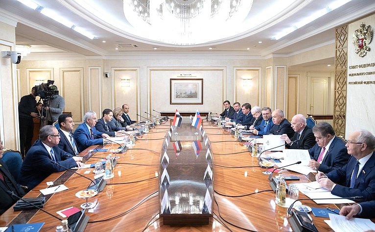 Встреча Ильяса Умаханова с делегацией Комитета по международным делам Палаты представителей Арабской Республики Египет во главе с председателем Комитета Каримом Дарвишем