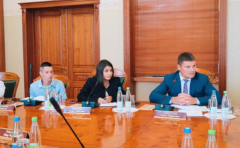 Геннадий Емельянов ознакомился с деятельностью ГБУ «Центр компетенций по развитию сельскохозяйственной кооперации в Республике Татарстан»