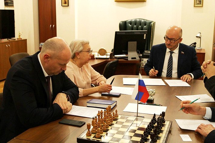 Олег Цепкин провел в регионе заседание Общественного совета проекта «Шахматный всеобуч»